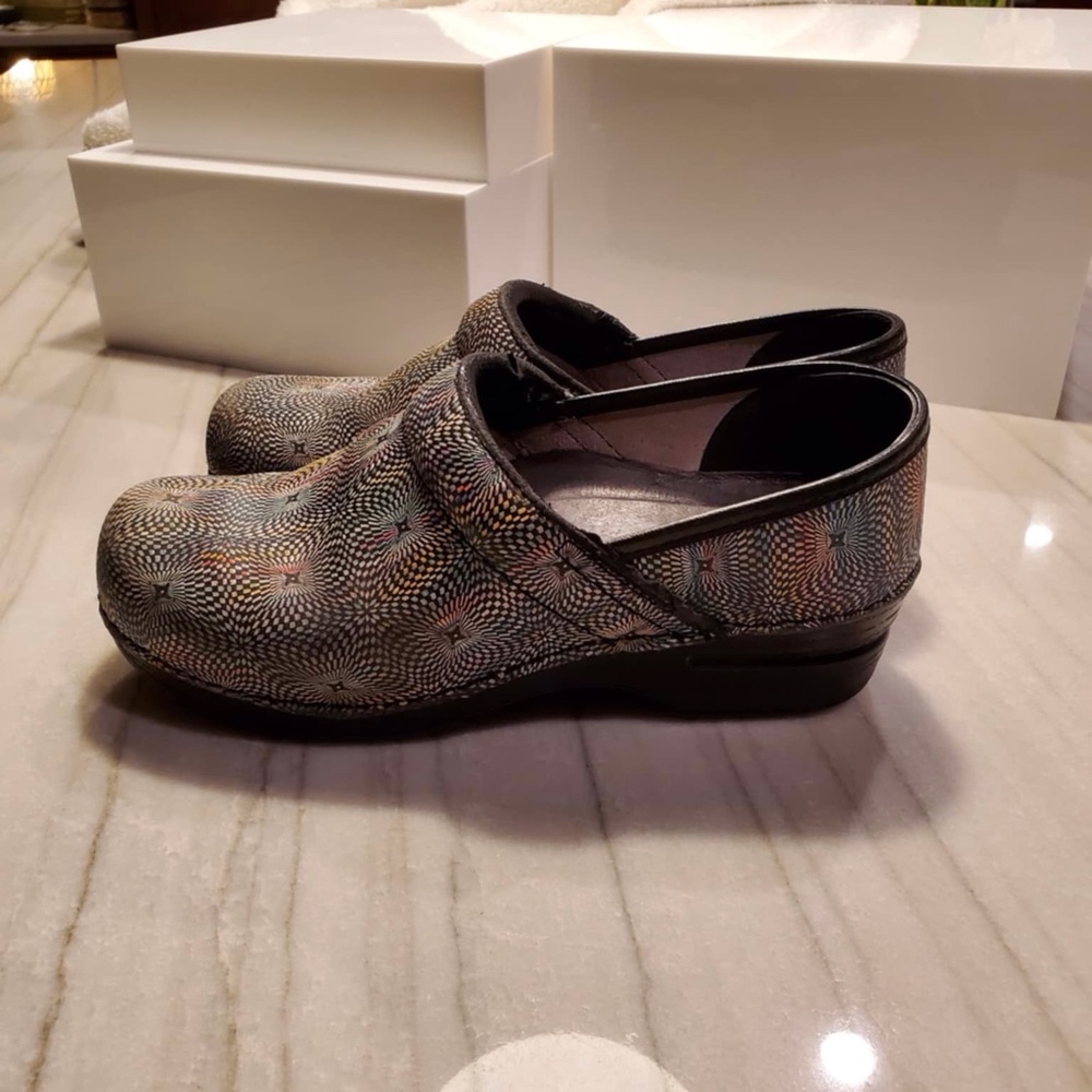 Dansko Multicolor Geometric Mosiac Clogs Womens Size 37 US 7 - Picture 5 of 11